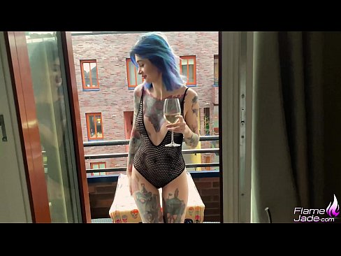 ❤️ Kæmpe pige suger med en sut og knepper lidenskabeligt under åben himmel ❤️❌ Fucking video at da.online4sex.ru ❤